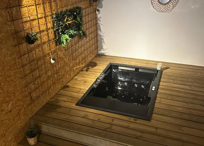 Loft Cosy, Bain A Bulle Et Garage Prive
